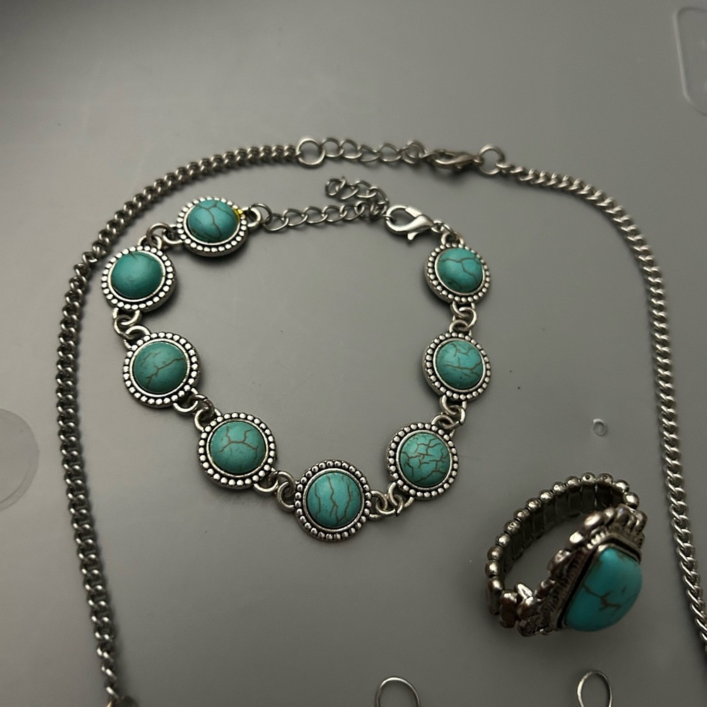 Turquoise and Silver Jewelry Set - Picture 6 of 8